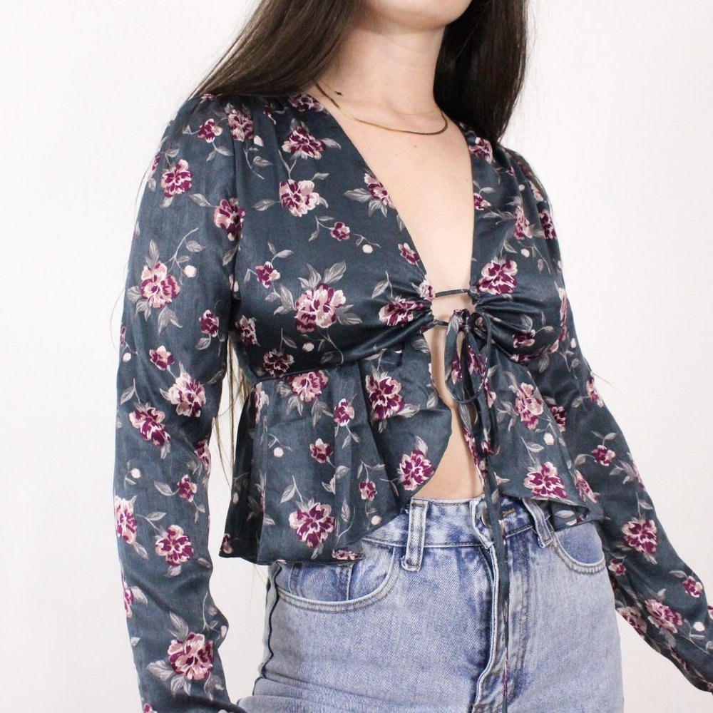 *Honey Belle Floral Long Sleeve V Neck Blouse NWT